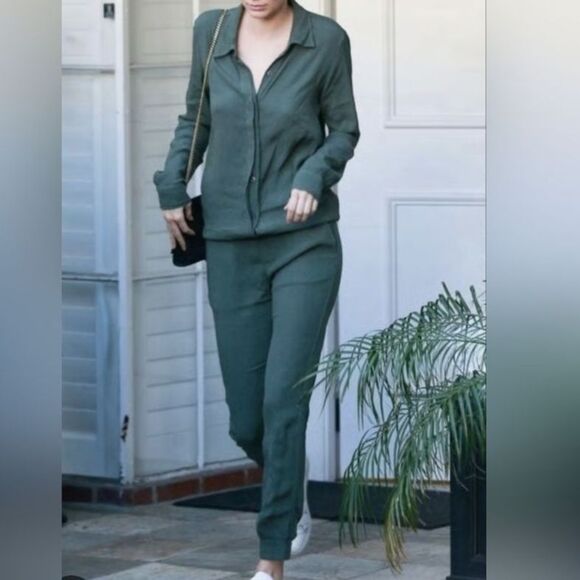 NWT Monrow Crepe Long Sleeve Jumpsuit Small Green Rayon Minimalist Casual chic - Picture 1 of 9